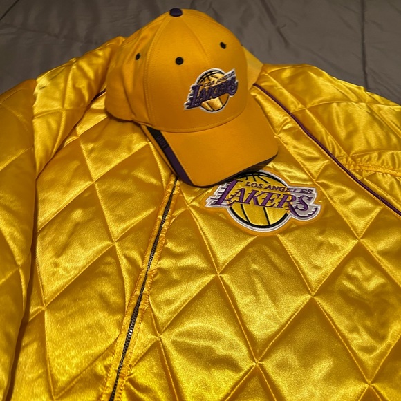 Vintage reversible, Lakers jacket - Picture 6 of 9